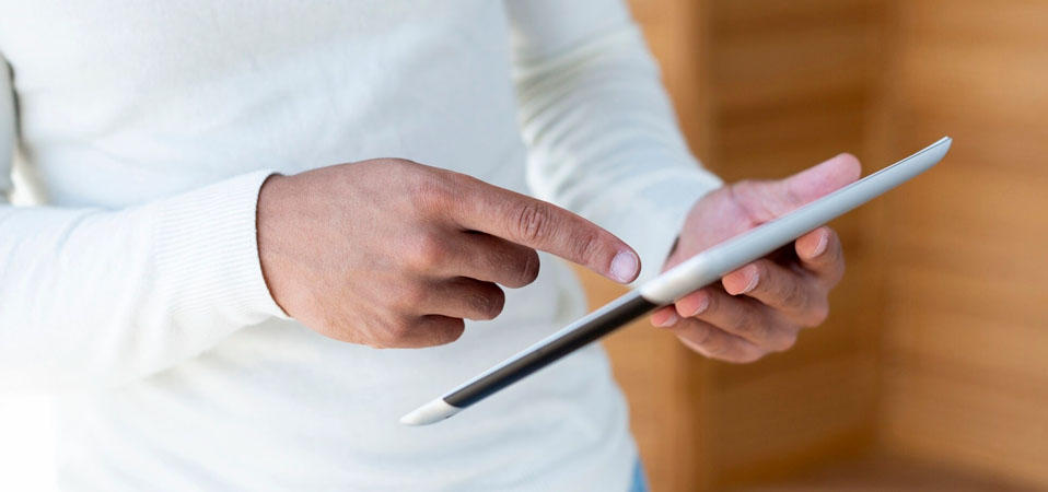 Se puede firmar checkin con el dedo a través de un móvil o una tablet